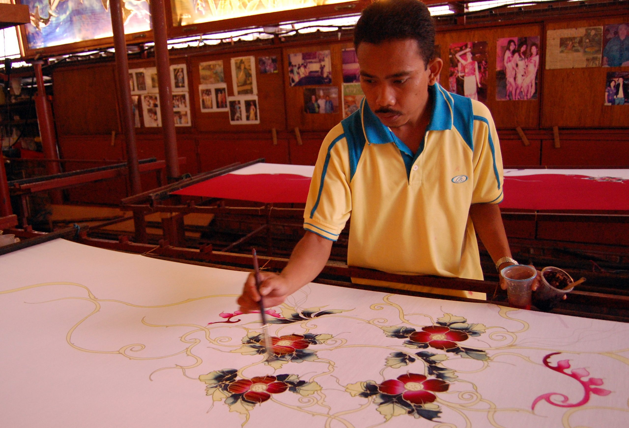 Batik Malaysia: Warisan Budaya Terunggul